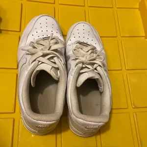Nike Air Force 1 Low White Leather Sneakers Classic 90s 2000s Streetwear 7.5 Y2K thumbnail 8
