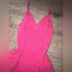 Victoria’s Secret RARE Y2K HOT PINK LACE Mini Lingerie Dress Large thumbnail 2