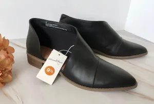 Cut Out Ankle Boots, Size 9 1/2 Black thumbnail 2