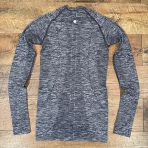 Lululemon Run: Swiftly Tech Long Sleeve Crew Space Dye Heathered Going Grape thumbnail 11