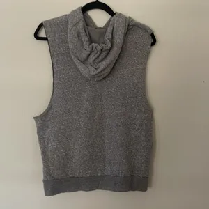 Gray Sleeveless Hoodie Size L Size L thumbnail 4