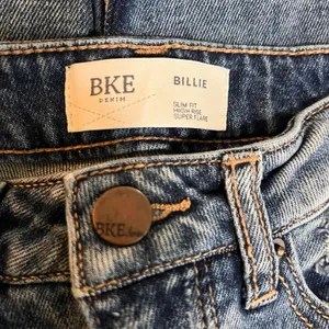 BKE Billie Slim Fit High Rise Super Flare Jeans Size 24 thumbnail 3