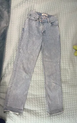 Abercrombie 90s Straight Ultra High-Rise Curve Love thumbnail 1