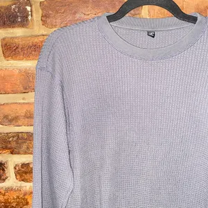 UniQlo Dark Charcoal Gray Waffle Knit Long Sleeve Crew Neck T-Shirt Women's XS thumbnail 2