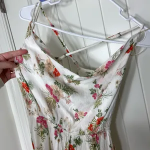 EUC O’Neill women’s white floral lined loose neck crossed strap mini dress XS‎ thumbnail 2