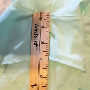 636 | NWT Nike Dri-FIT Women‎ XS Smocked Waist Training Shorts Mint Green thumbnail 4