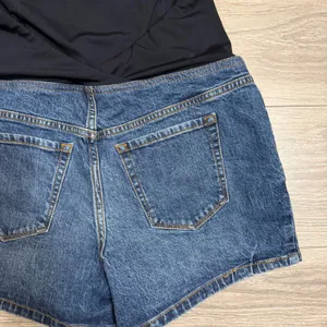Isabel Maternity by Ingrid‎ & Isabel Blue Denim Over Belly Midi Shorts Size 4 thumbnail 9