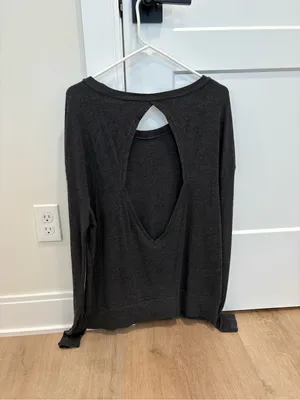 Alo Yoga Lightweight Open Back Long Sleeve Size Large thumbnail 4