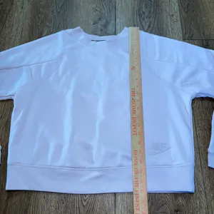 Nike Sportswear Essentials Light Pink Cropped Sweatshirt Crewneck Womens Small thumbnail 3