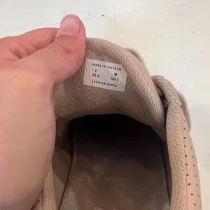 EVERLANE- The Trainer Sneaker Tan Size 9 thumbnail 9