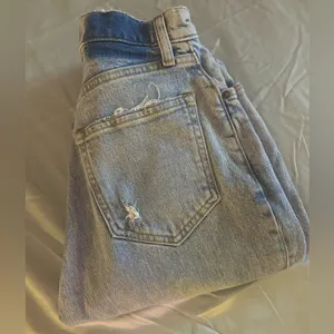 Abercrombie & Fitch Light Wash Straight Leg Women’s Jeans thumbnail 2