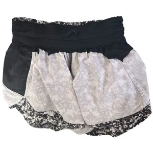 Lululemon Tracker Short V (4") Size 4 thumbnail 12