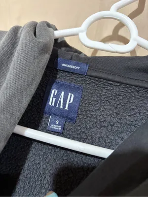 Gap sweatshirt thumbnail 2