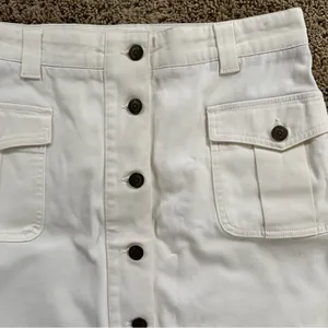 Burberry Cream color button skirt size 6 thumbnail 9
