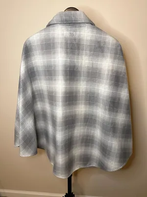 Le Moda Gray White Plaid Zip Up Fleece Jacket Cape thumbnail 3