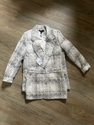 NEW Forever 21 set of tweed blazer and skirt size Small. thumbnail 10