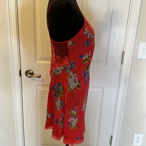 Victoria’s Secret size medium hot pink floral night gown with lace trim thumbnail 6