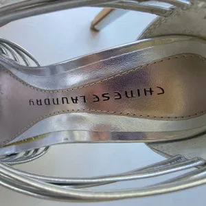 CHINESE LAUNDRY Silver Strappy Platform Heels 6.5  thumbnail 7