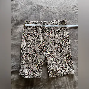 AMERICAN EAGLE Cheetah Print Soft Biker Shorts Women’s Sz M EUC thumbnail 5