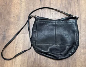Coach Park Hobo Black Pebbled Leather Crossbody Bag Teal Lining Zip Top Purse thumbnail 1
