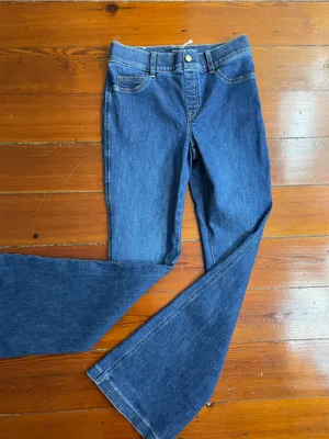 SPANX Pull On Flare Jeans Dark Wash High Rise Stretch Shaping Denim Sz M 🧡🎀 thumbnail 8