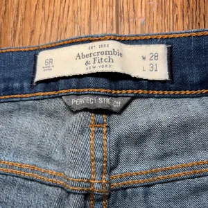 Abercrombie and Fitch‎ Jeans 6R Long 28x31 Brett Women's Perfect Stretch Denim thumbnail 3
