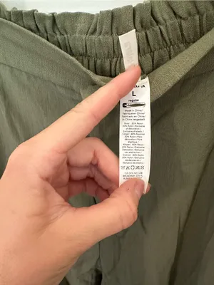 NWOT Halara Women's High Waisted Zipper Pocket Cropped Linen-Feel Pants green thumbnail 3