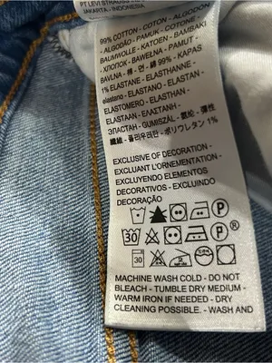 Levi's Wedgie Straight Leg Classic Blue Jeans Button Fly WOMEN’S SIZE 24 Waist thumbnail 6
