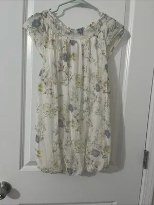 White Floral Scoop-Neck Blouse with Cap Sleeves thumbnail 4