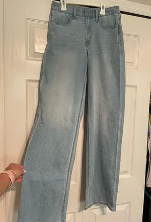 Old Navy Wow Wide-Leg Jeans thumbnail 1