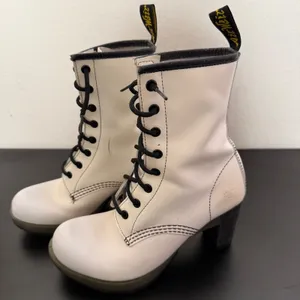 Dr Martens Darcie Heels White Leather Lace‎ Up Boots Size 7 Statement Chunky thumbnail 8