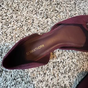 41 Hawthorn Burgundy Faux Suede D'Orsay Flats Gold Chain Accent‎ Womens 10 thumbnail 3