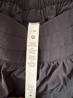 Lululemon Hotty Hot High-Rise Lined Shorts 4” thumbnail 4