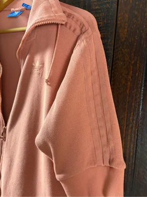 adidas Women’s Oversized Short-Sleeve Waffle Jacket in Dusty Pink thumbnail 7