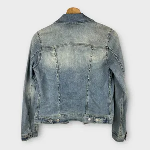 Levis Signature Womens size Small Gold Classic Trucker Denim Jacket thumbnail 2