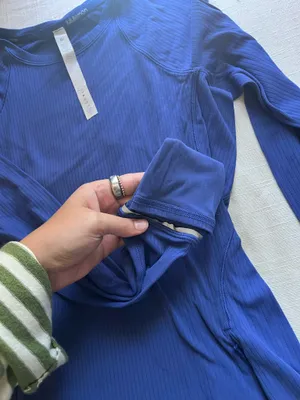 Lululemon Long Sleeve thumbnail 4