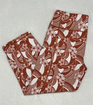 Victoria's Secret Sport Knockout Capri Leggings Size Large thumbnail 1