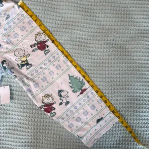 NWT Peanuts Pajama Set Womens Medium Snoopy Charlie Brown Lucy Sally Christmas thumbnail 7