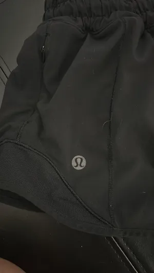 Black Lululemon Hotty Hot 2.5" Shorts Low-Rise thumbnail 3