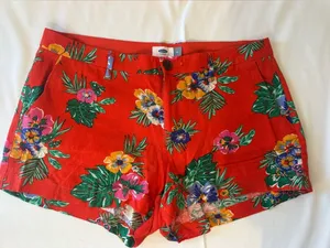 Old Navy Red Tropical Floral High-Waist Shorts thumbnail 1