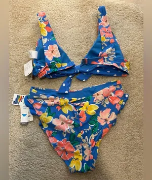 Brand new bikini set thumbnail 2