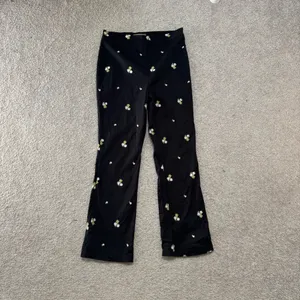 Urban Outfitters Black Daisy Embroidered Kick Flare Cropped Pants thumbnail 4