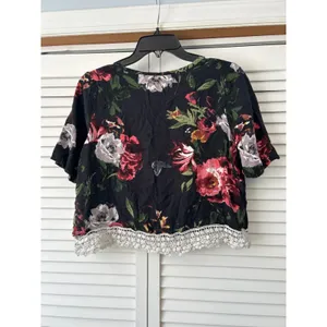 Abercrombie & Fitch Black Floral Lace Trim Crop‎ Top Short Sleeve Womens S *hole thumbnail 3