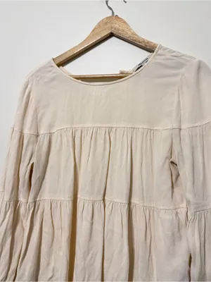 Madewell Tiered Button Back Top Size Medium Blouse Cream Business Casual thumbnail 4