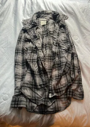 Button Down thumbnail 1