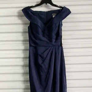 La Femme Formal Evening Gown Sz 4 Blue Wedding Party Mother Of Bride Dress thumbnail 10