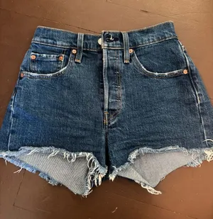 Levi’s 501 High Rise Shorts thumbnail 1
