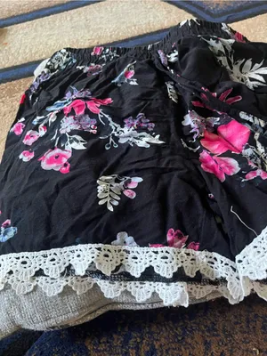 High-Waist Black Floral Lace-Trim Women's Shorts thumbnail 3