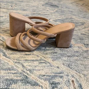 ALDO Women's Beautiful Classic Suede Slip On Block Tan Heel Sandals Size 9 thumbnail 4