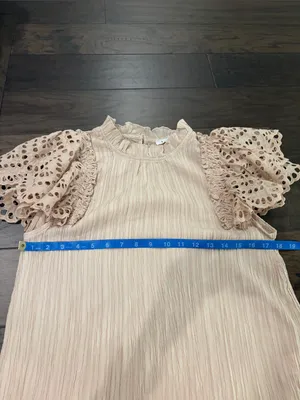 THML Beige Eyelet Sleeve Top Sz M thumbnail 7